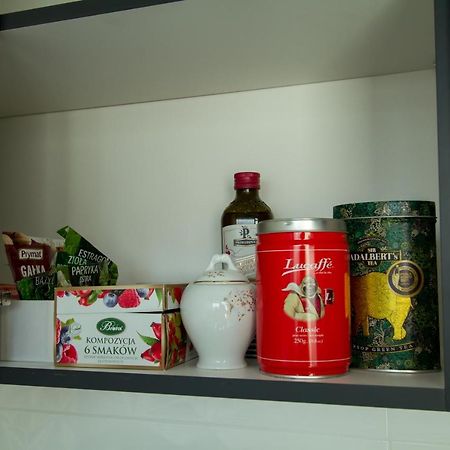 Nowy Apartment Przy Placu Szembeka ワルシャワ エクステリア 写真