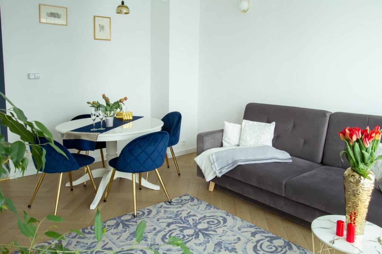 Nowy Apartment Przy Placu Szembeka ワルシャワ エクステリア 写真