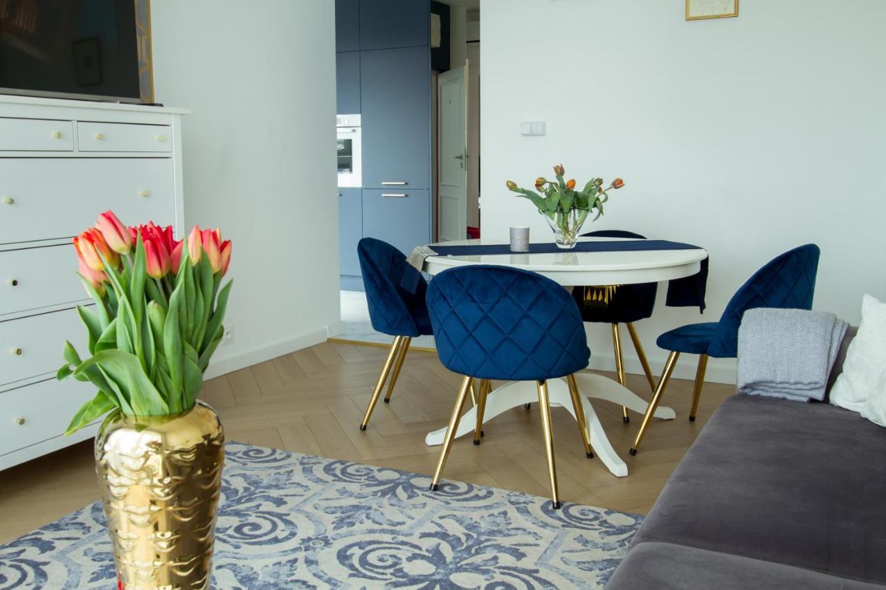 Nowy Apartment Przy Placu Szembeka ワルシャワ エクステリア 写真