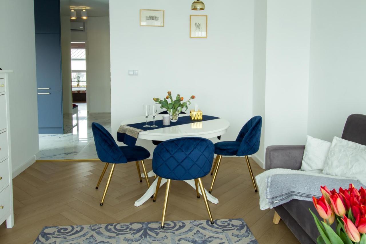 Nowy Apartment Przy Placu Szembeka ワルシャワ エクステリア 写真