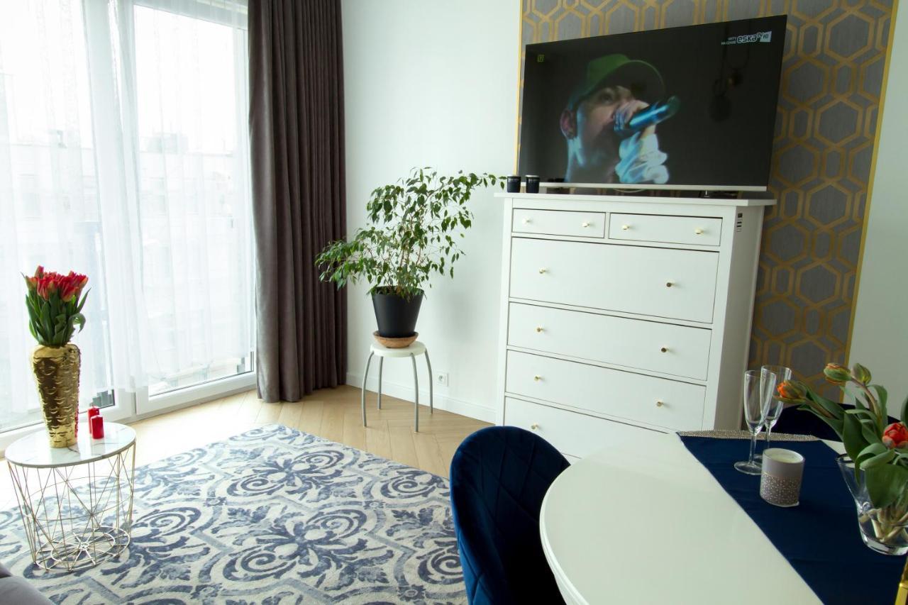 Nowy Apartment Przy Placu Szembeka ワルシャワ エクステリア 写真