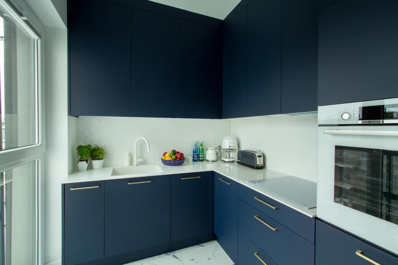 Nowy Apartment Przy Placu Szembeka ワルシャワ エクステリア 写真
