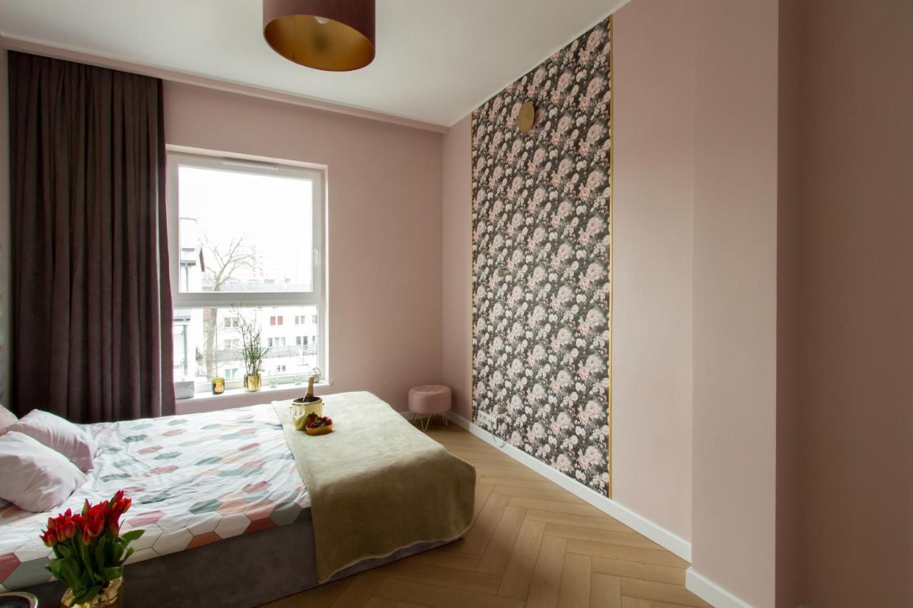 Nowy Apartment Przy Placu Szembeka ワルシャワ エクステリア 写真