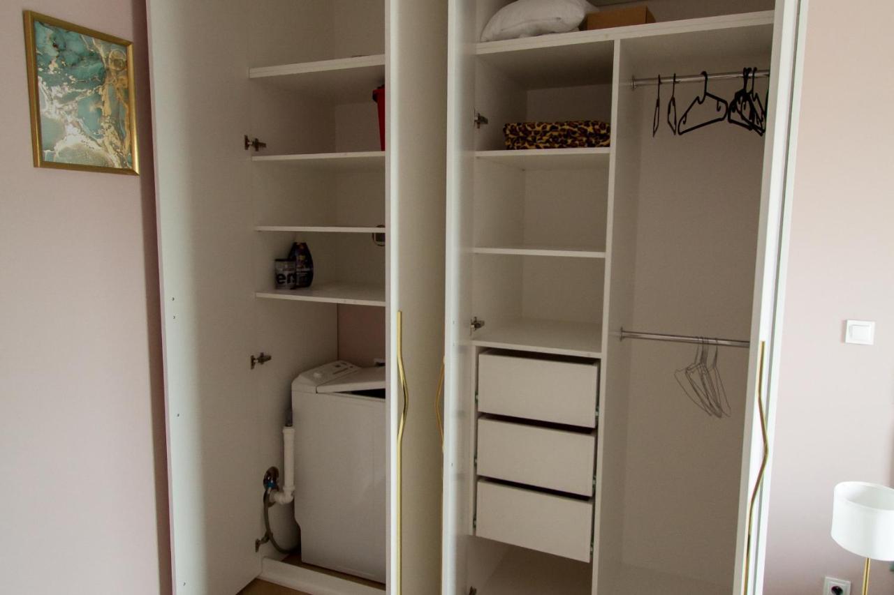 Nowy Apartment Przy Placu Szembeka ワルシャワ エクステリア 写真