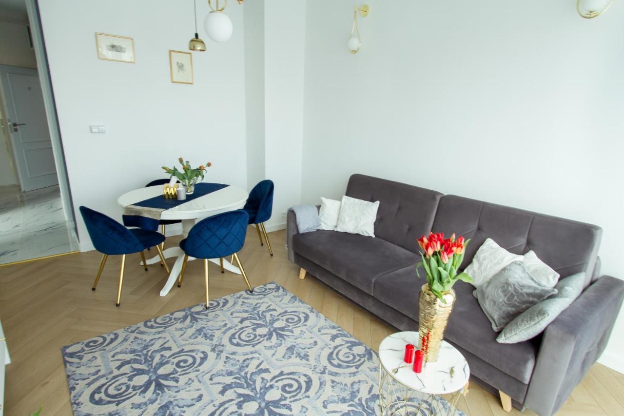 Nowy Apartment Przy Placu Szembeka ワルシャワ エクステリア 写真